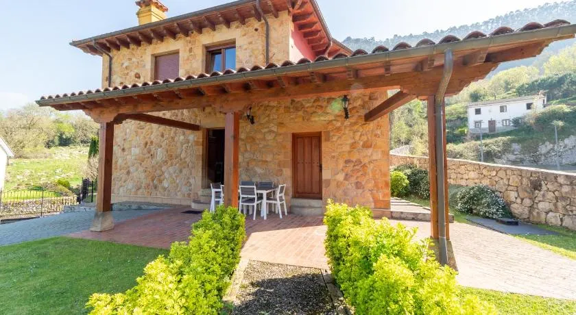 La Llana Casa Rural con Jardín Privado y Barbacoa Puente Viesgo - Image 1