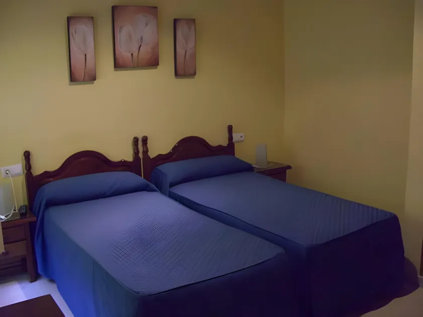 Hostal La Muralla - Image 1