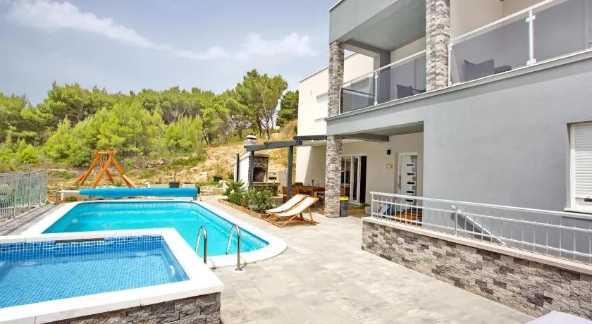 Villa Sara with Sea View and Private Heated Pool - Image 1