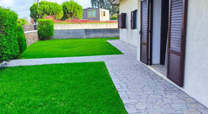 Charming Villa Close to Quinta da Barca - Image 1