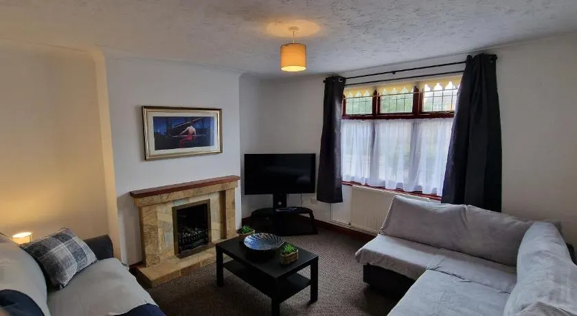 VH, 4 BR House, Upwell, Wisbech - Image 1