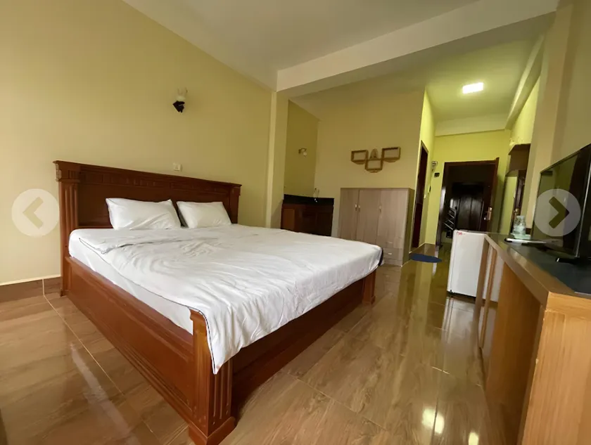 Blue Sky Hotel - Image 1