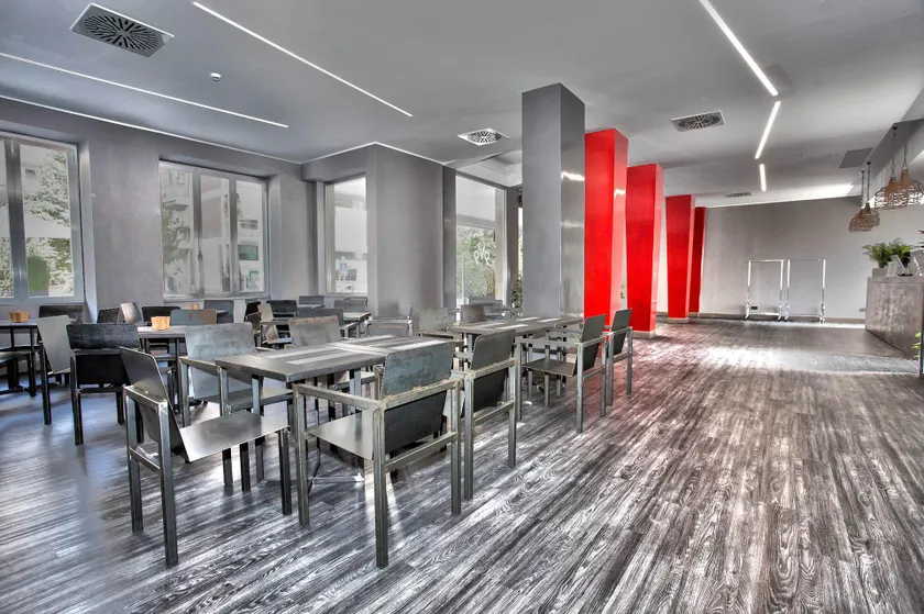 V99 Hotel - Image 1