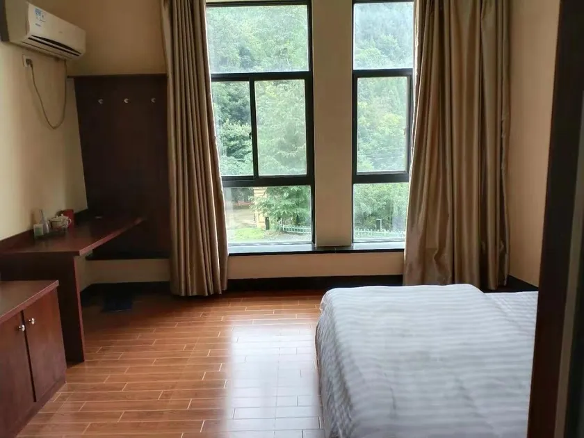 Xintianma Hotel (Longyou Oriental Shopping Mall Branch) - Image 1