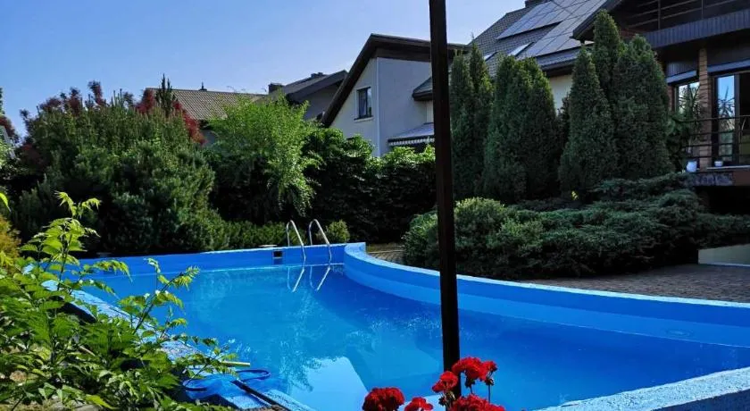 Studija viloje-Quiet Apartment 15 min from Airport - Image 1