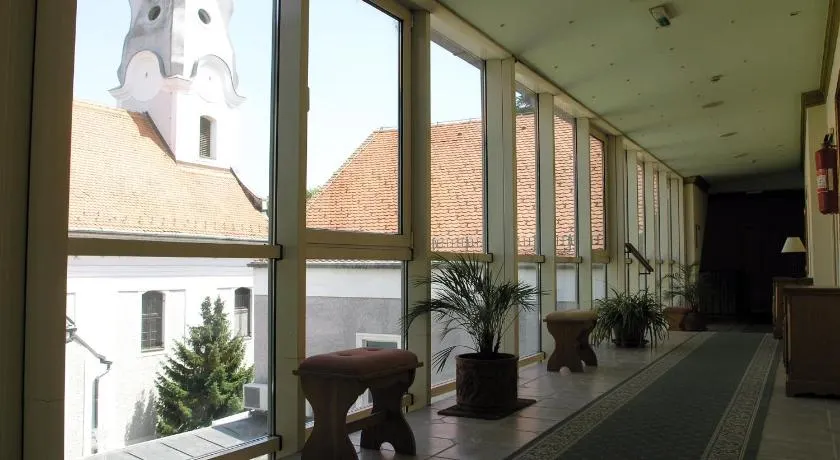 Hotel Kralj Tomislav - Image 1