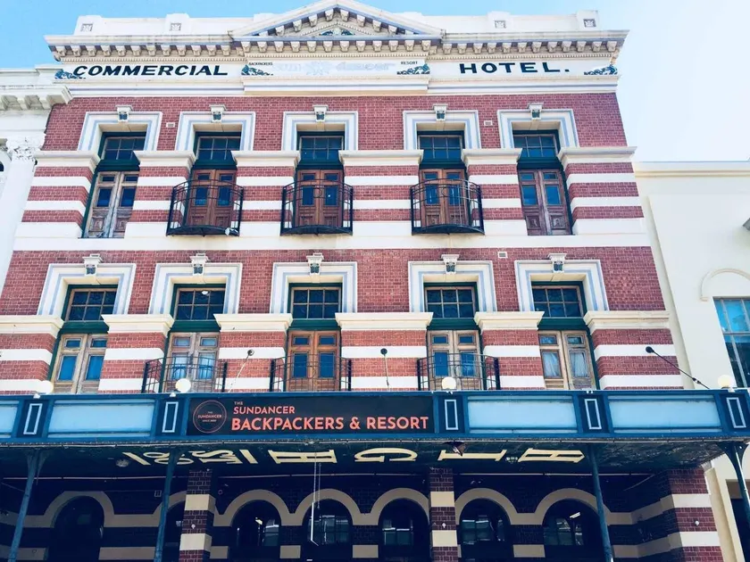 Sundancer Backpackers Hostel - Image 1