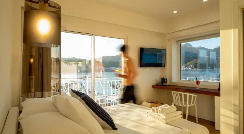 La Sirena Rooms - Image 1