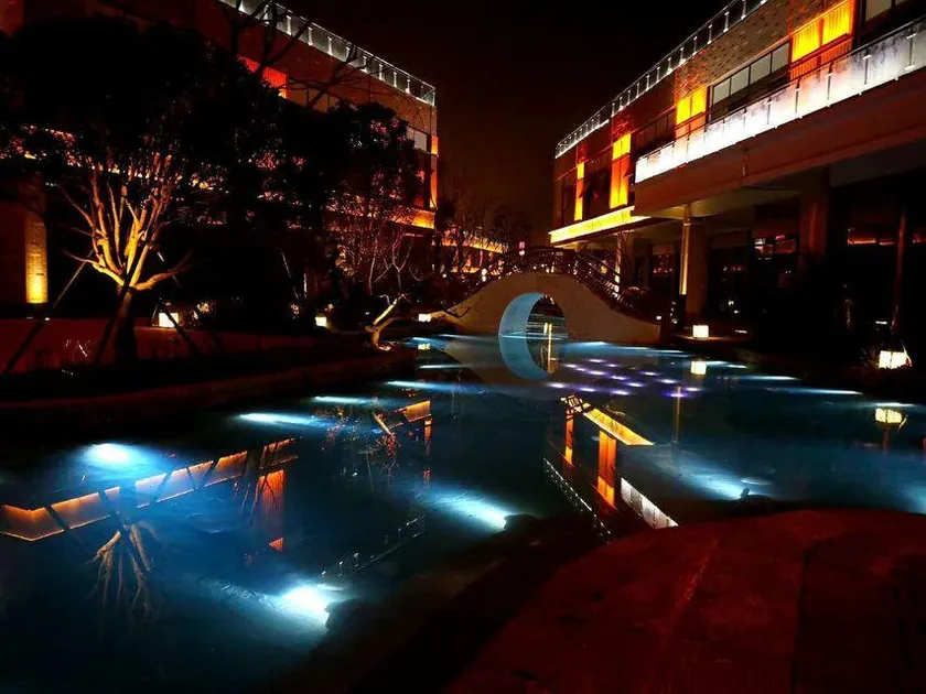 Binjiang Garden Hotel - Image 1