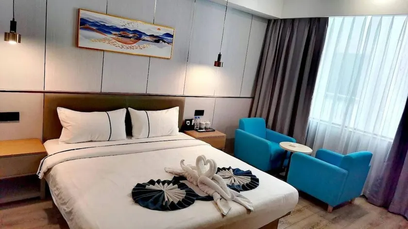 Xidu Port Hotel - Image 1