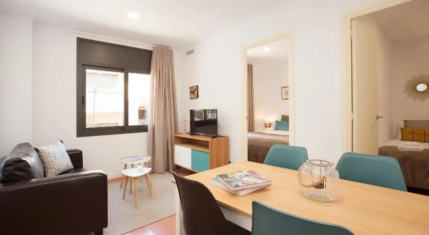 Click&Flat Europa Fira Apartments - Image 1