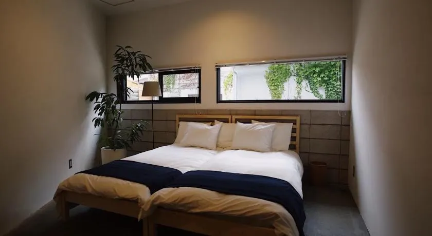 hostel mog - Image 1