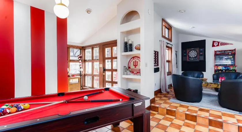Hoosier Memories - Firepit, Pool Table, Steps to Campus - Image 1
