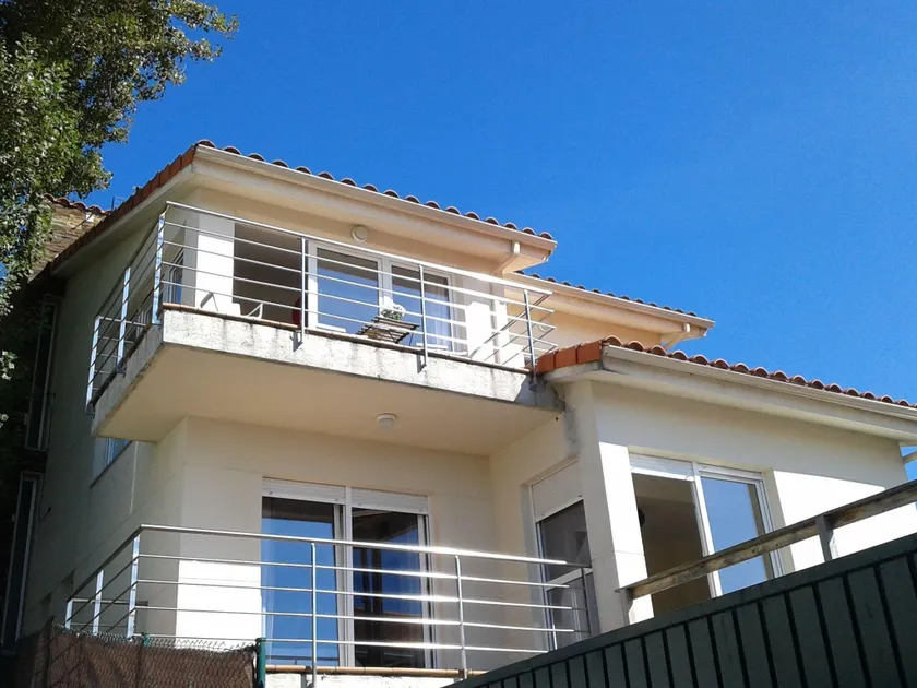 Spacious holiday home near the sea and boulevard in Oleiros with private pool - Image 1