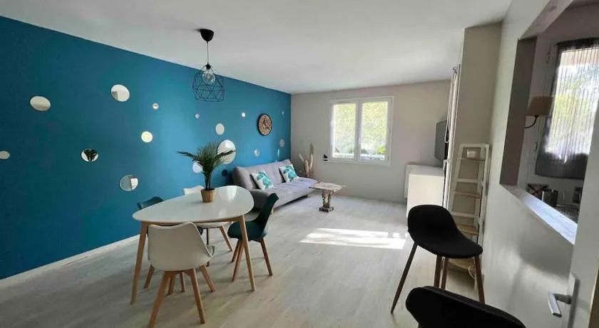 Ulis très beau 2 pièces tout équipé - Image 1