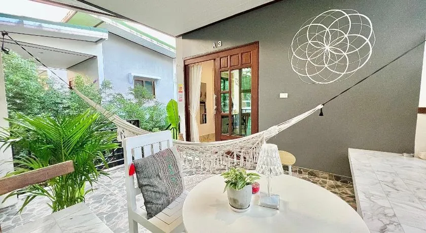 Srithanu Boho Home King Bed - Image 1