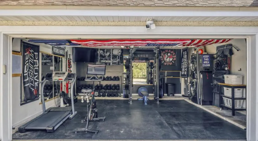 Relaxed Poolside Gym Escape - Image 1