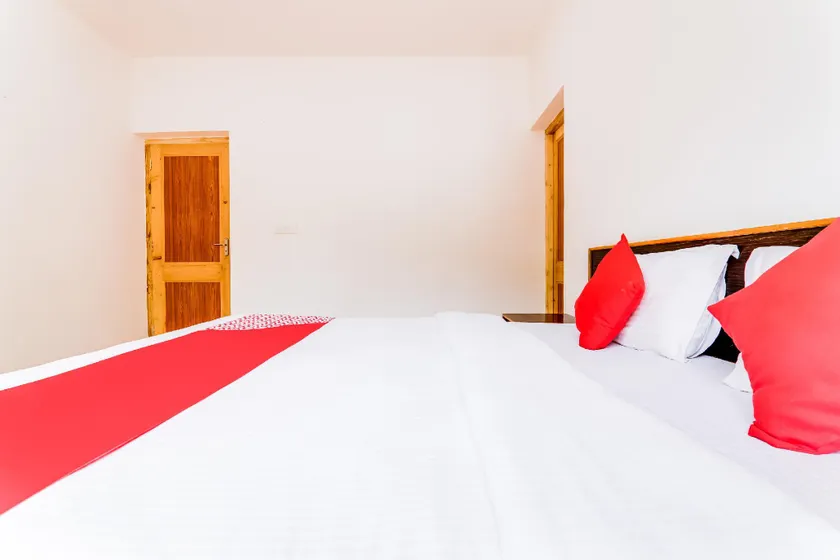 OYO Flagship 72240 Srideep Guest House - Image 1