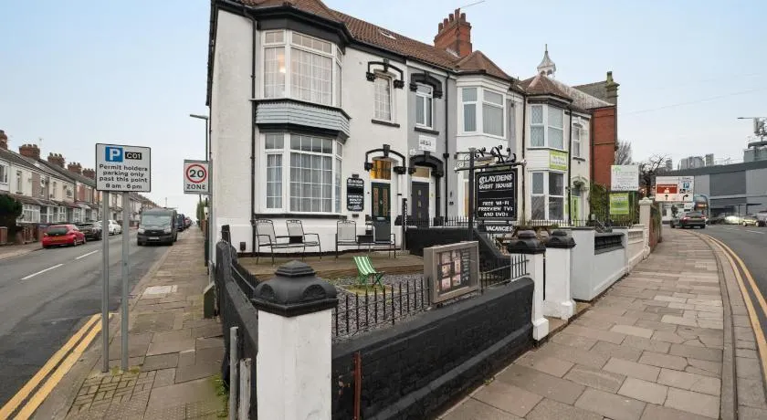 Claydens Guest House at Cleethorpes Sleeps 12 - Image 1