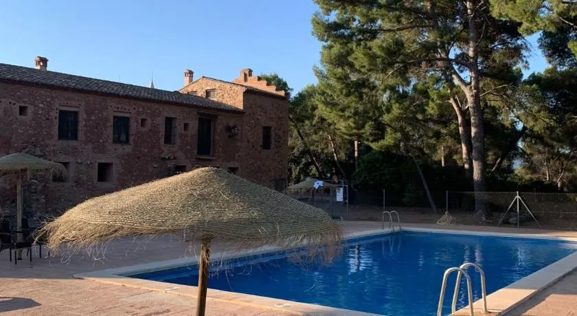 Castillo con piscina en plena Sierra Calderona - Image 1