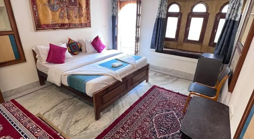 Golden villa - Image 1