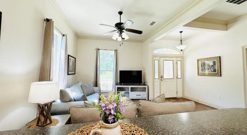 Villa 2 - Image 1