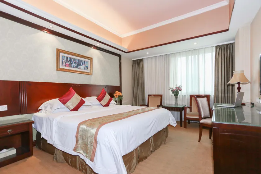 Vienna Hotel Shenzhen Pingshan Highway Station - Image 1