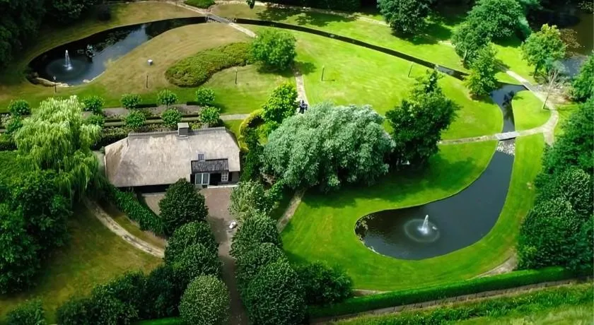 Boxtel Farmstay w Free Parking, Lake View & Space - Image 1