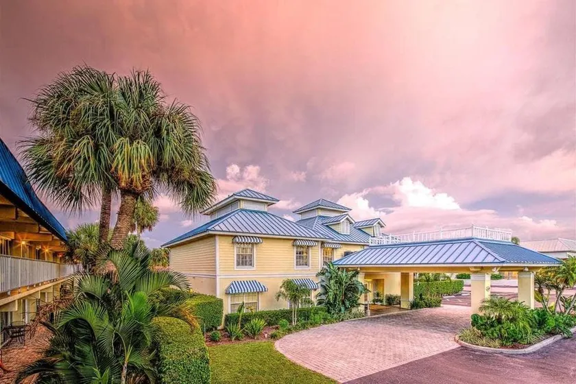 Naples Garden Inn - Image 1