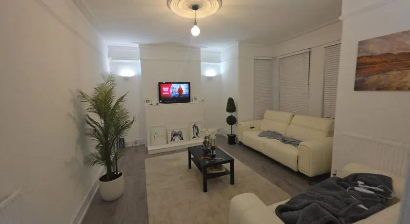 Luxury stay ilford London - Justin's Homes - Image 1