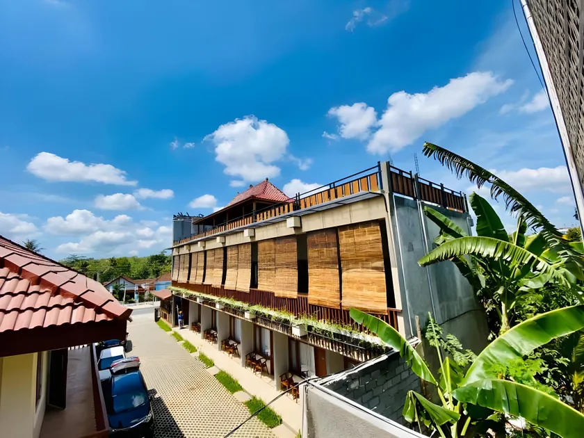Dea Lokha Hotel - Image 1