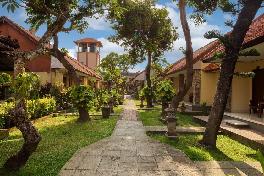 Suriwathi Hotel - Image 1