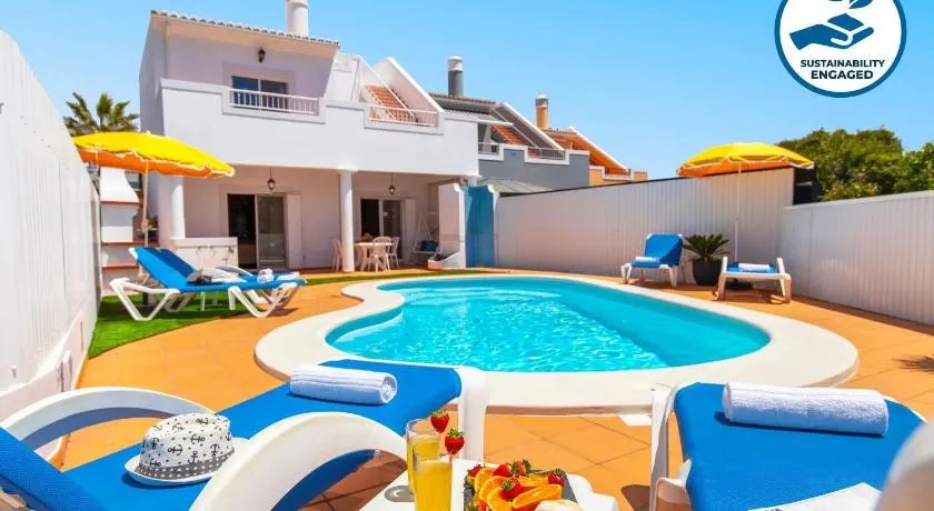 Villa Sunset - com piscina aquecível e jardim em Carvoeiro - Image 1