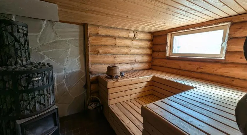 Tilava huone rannan lähellä - Image 1