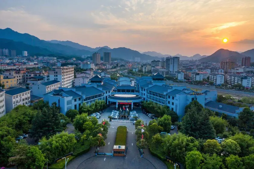 Yishuiwan Hotel - Image 1