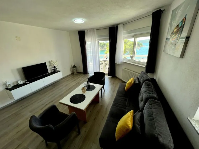 Villa Tomi - Standard One Bedroom Apartment 8 - Image 1