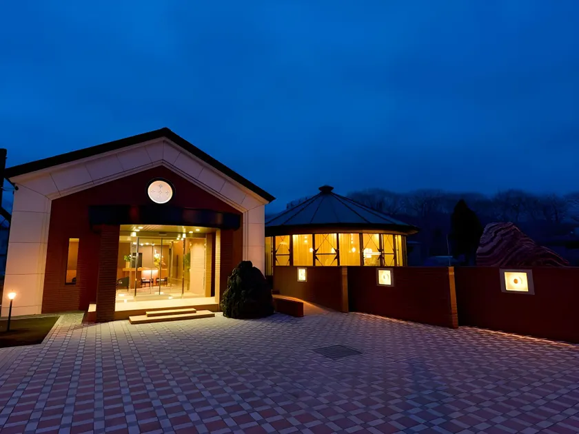 Pirika Rera Hotel - Image 1