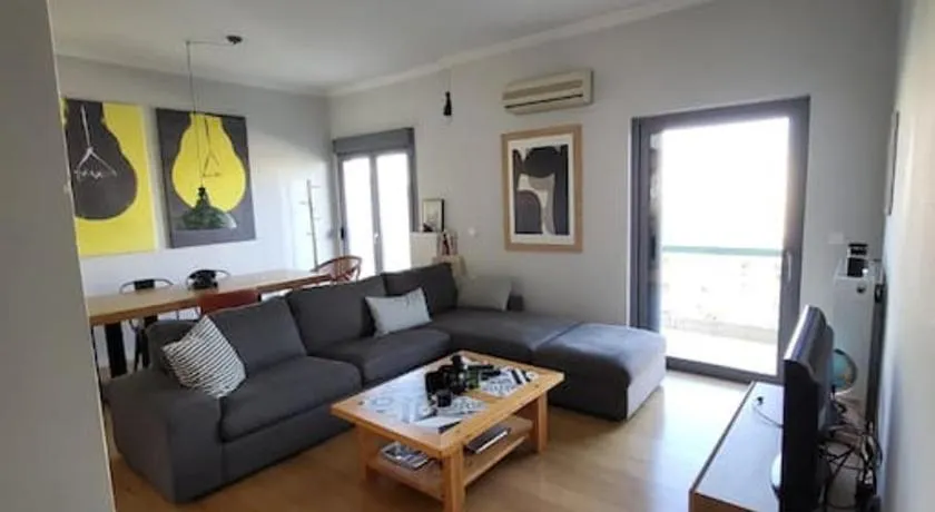 Painters apartment - Image 1