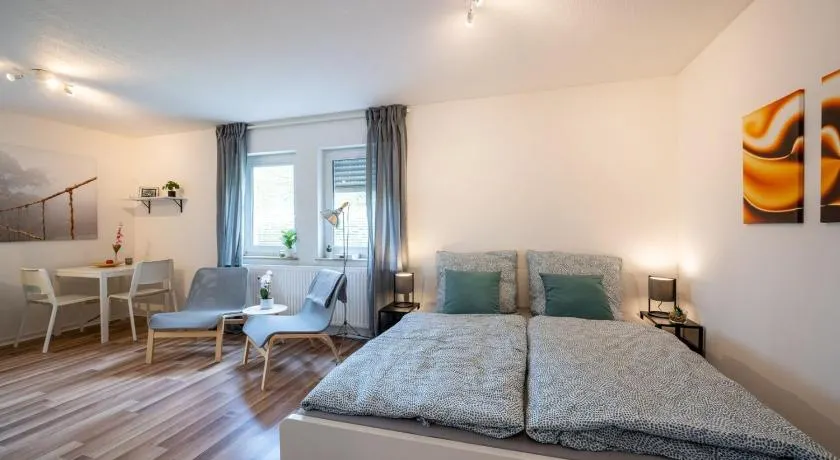 EG Wohnung, zentral, TOP Anbindung, mit großer Terrasse - Image 1