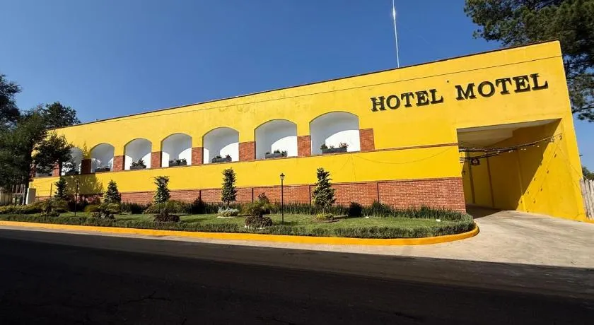 Hotel-Motel Calens - Image 1