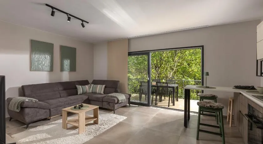 House Argeo - Image 1