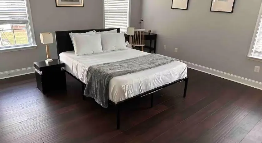 25 - Luxury 4 BR, 2 and half Baths, in Upper Level of the house, and nonsmoking - Image 1