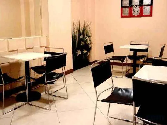 Deldhia Hotel - Image 1