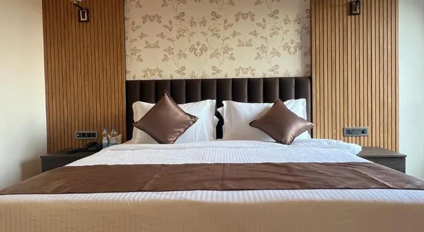 Hotel Sunshine - Image 1