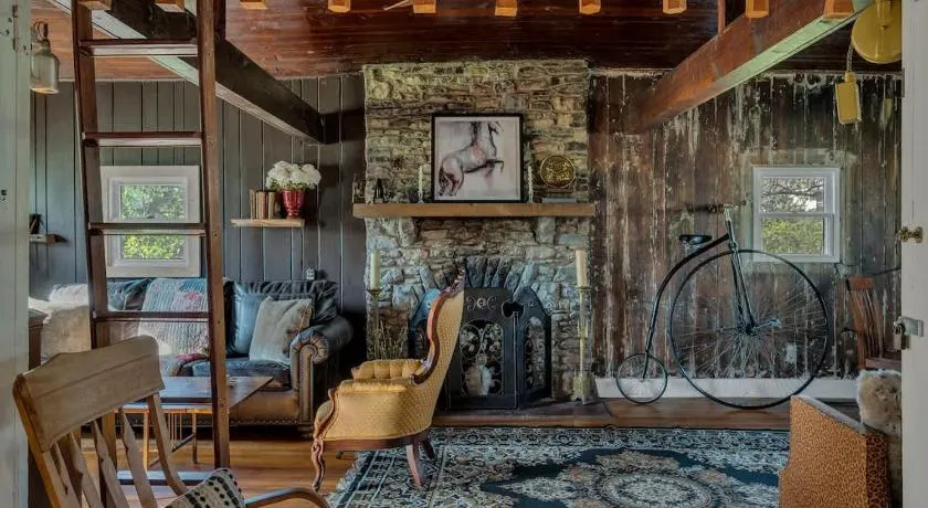 The Whiskey River Lodge - Image 1