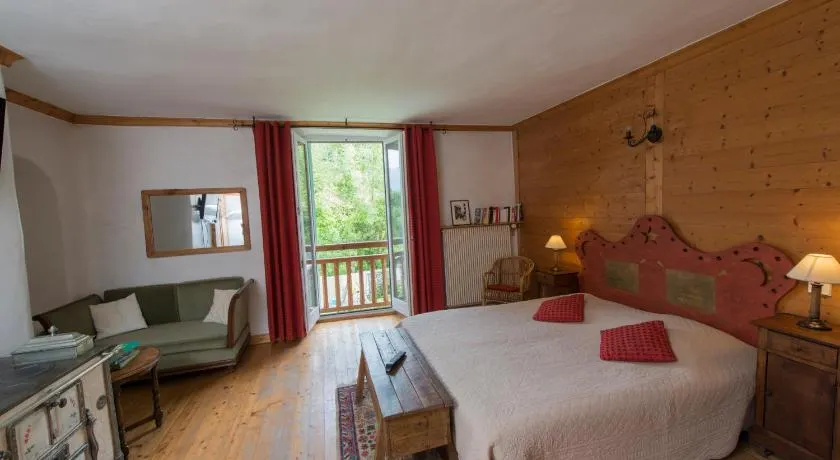 Au Cheval Blanc - appartements et chambres d'hôtes - Image 1