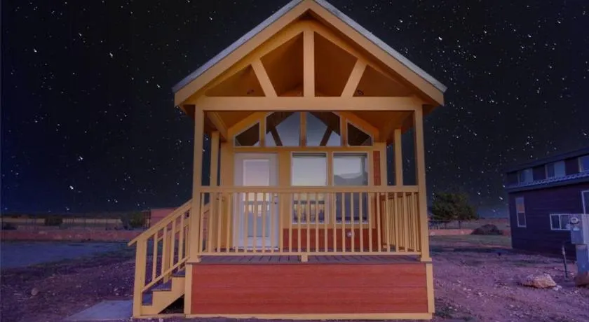 077 Tiny Home nr Grand Canyon South Rim Sleeps 8 - Image 1