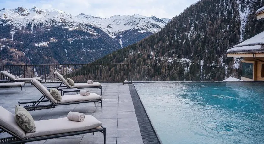 Guernerés & Spa by Alpine Resorts - Image 1