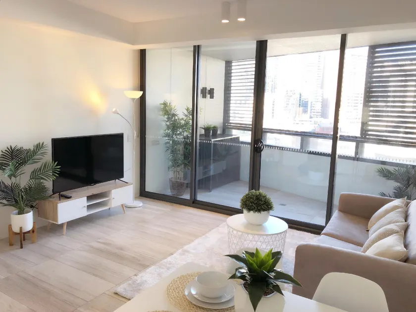 Romantic City Retreat Near Darling Harbour! - Image 1