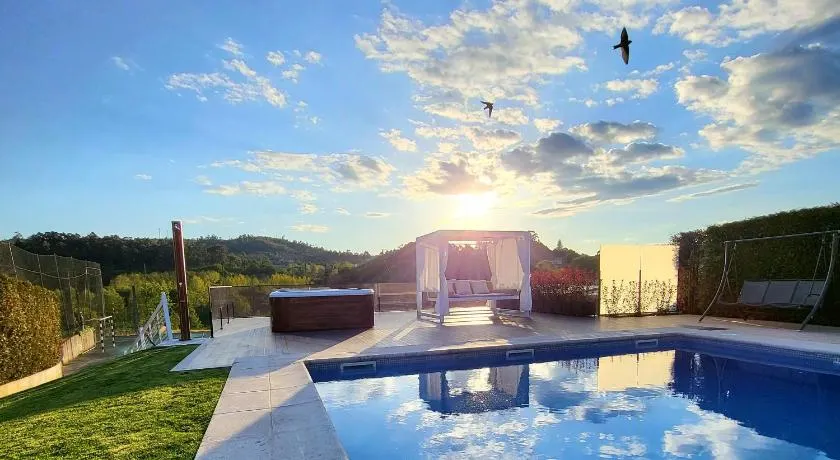 Villa Moura - Pool & Jacuzzi - Image 1